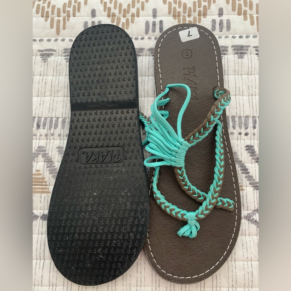 Plaka - Size 7 - Picture 4 of 8